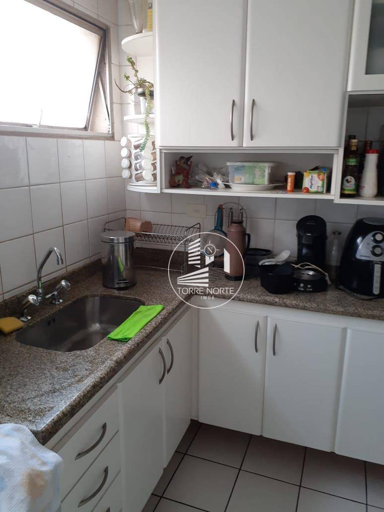 Apartamento à venda com 2 quartos, 70m² - Foto 14