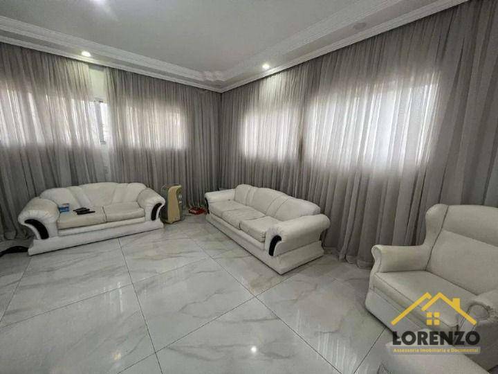 Sobrado à venda com 3 quartos, 217m² - Foto 1