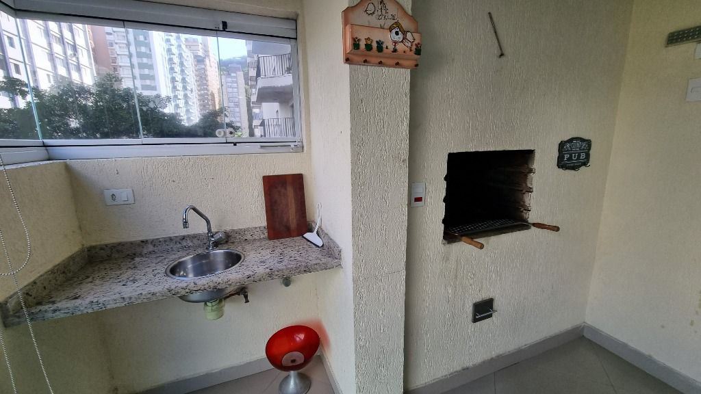 Apartamento à venda com 3 quartos, 135m² - Foto 2