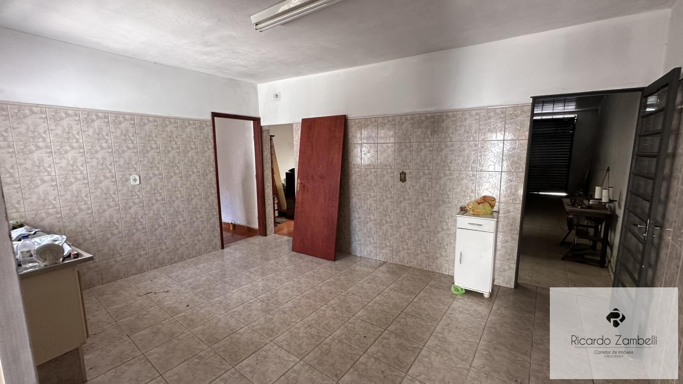 Casa à venda com 2 quartos, 300m² - Foto 9