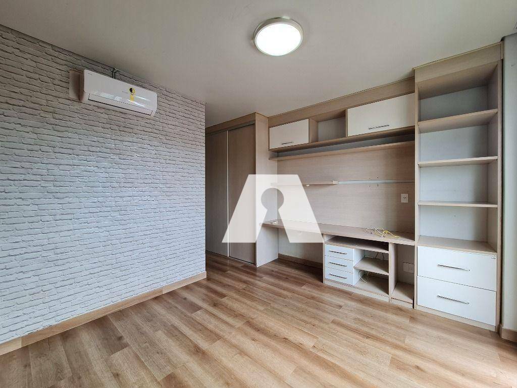 Apartamento para alugar com 3 quartos, 202m² - Foto 7