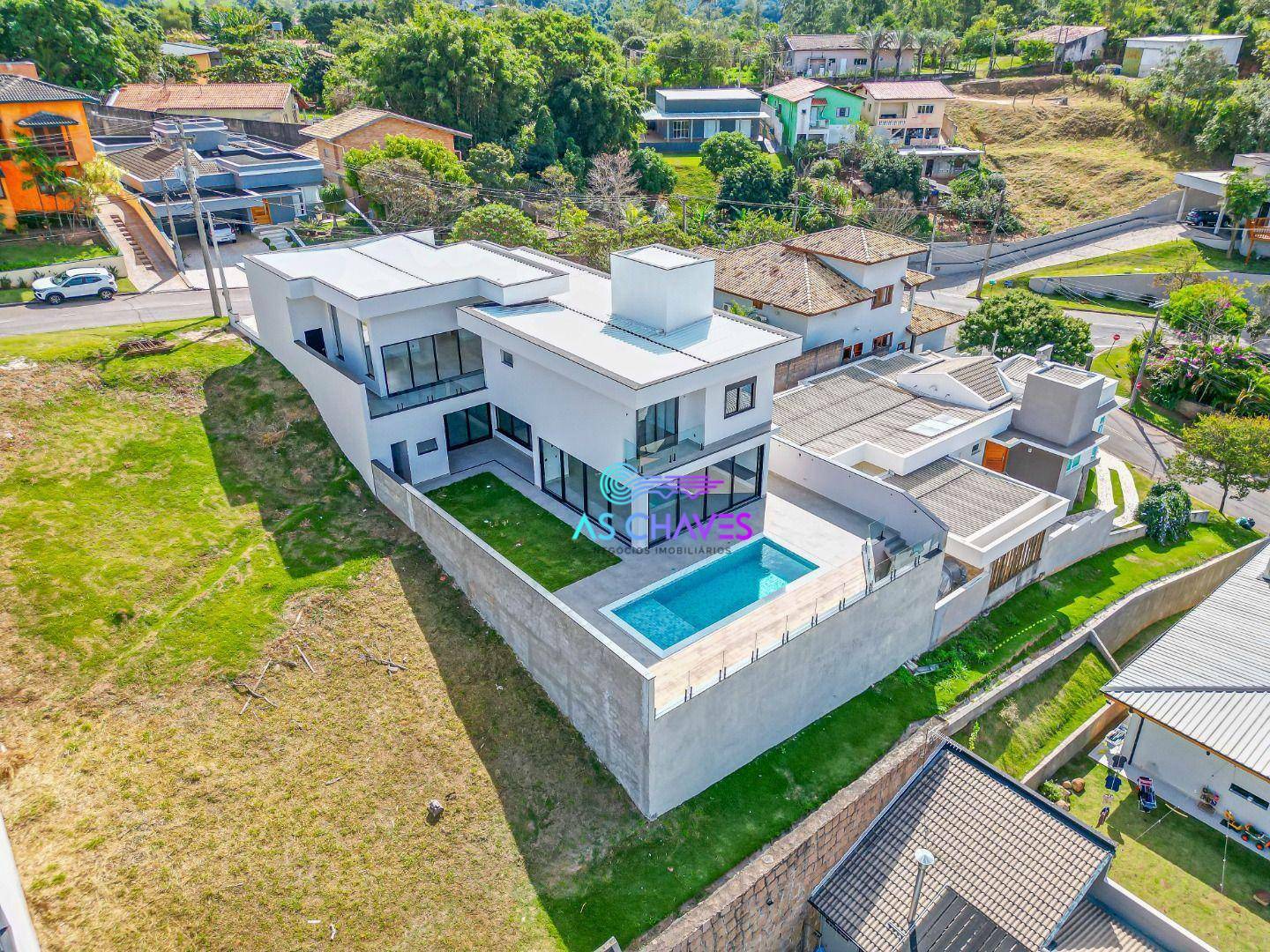 Casa de Condomínio à venda com 4 quartos, 380m² - Foto 2
