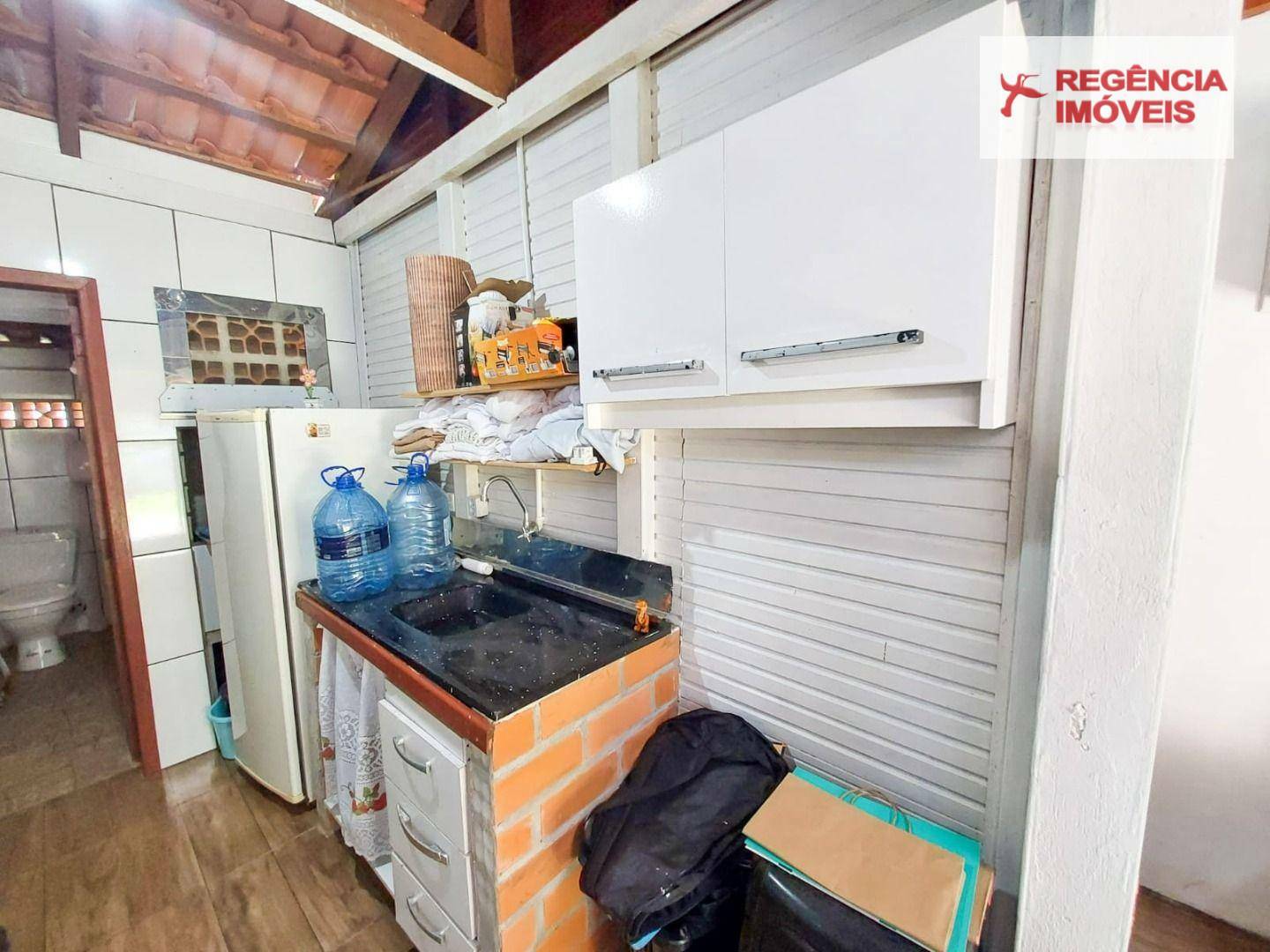 Casa à venda com 2 quartos, 60m² - Foto 15