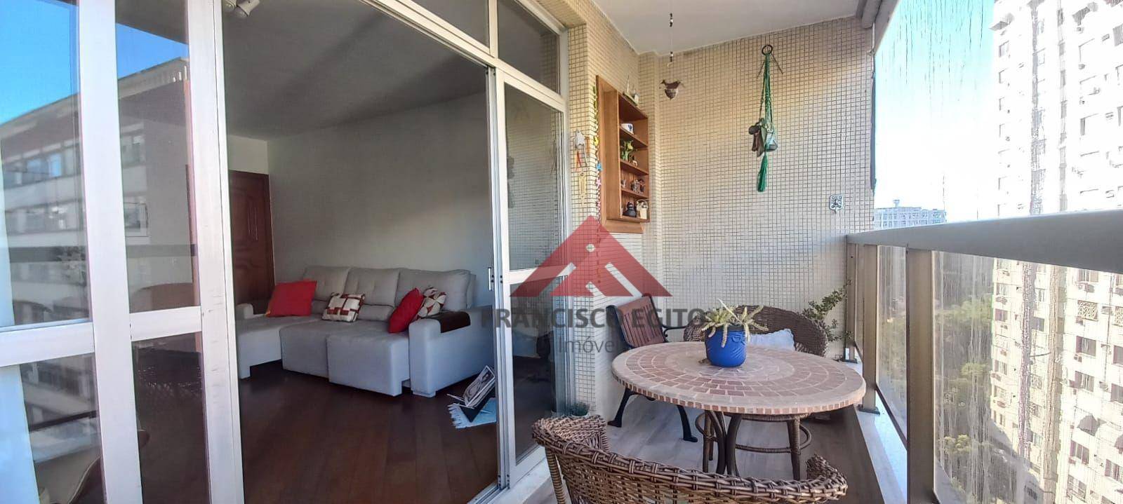 Apartamento à venda com 3 quartos, 230m² - Foto 2