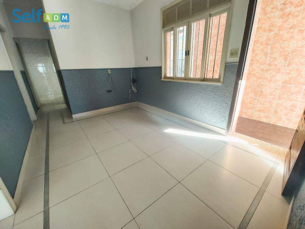 Casa de Condomínio para alugar com 4 quartos, 120m² - Foto 3