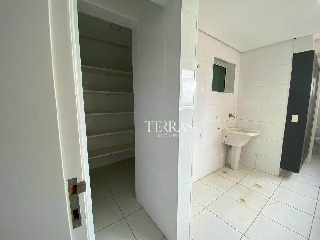 Apartamento à venda com 3 quartos, 134m² - Foto 6