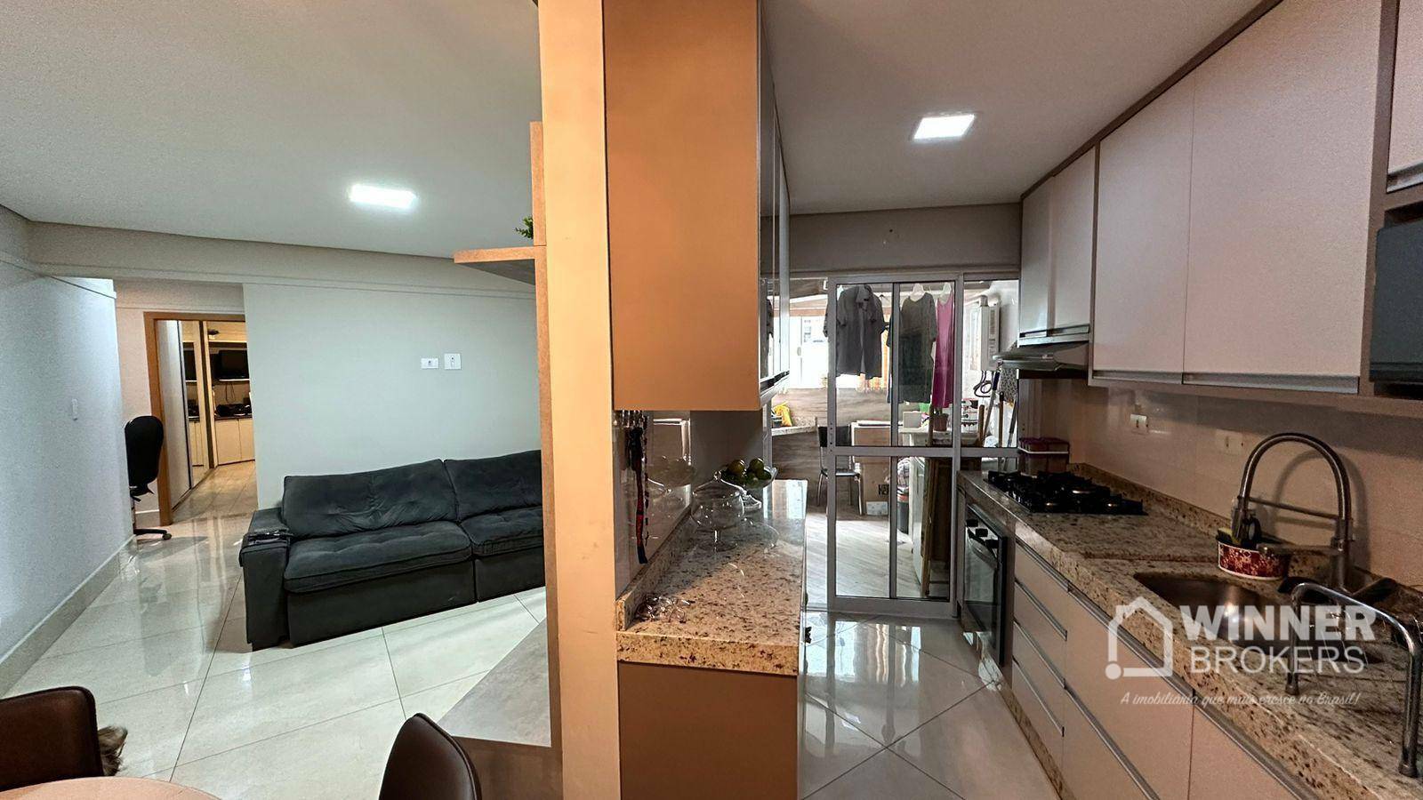 Apartamento à venda com 2 quartos, 70m² - Foto 4