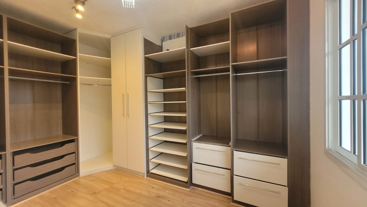 Casa de Condomínio à venda com 3 quartos, 240m² - Foto 30