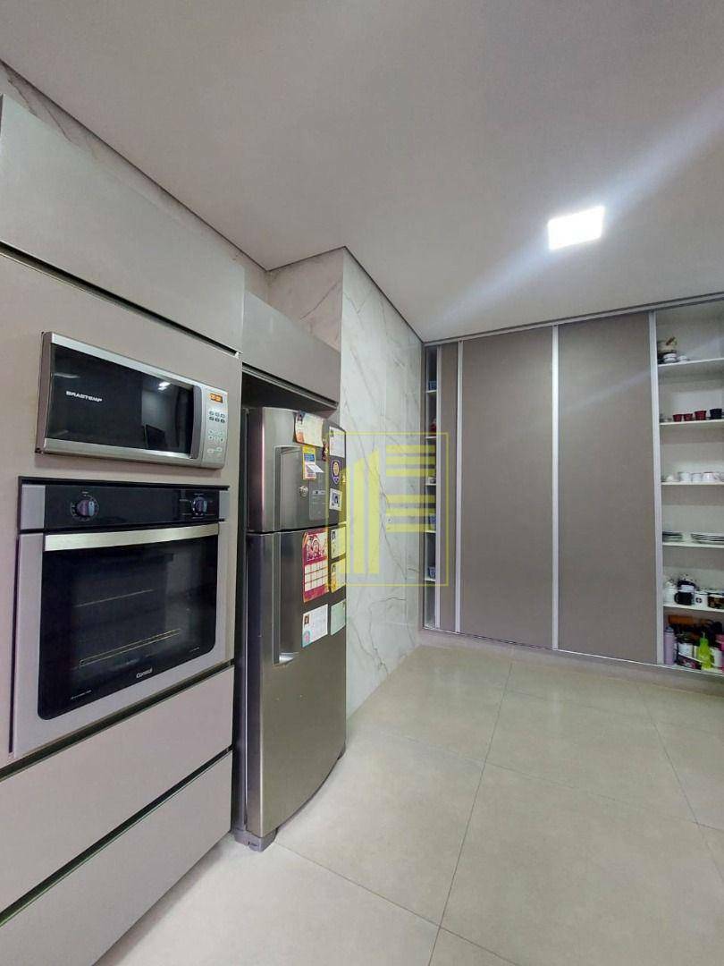 Casa de Condomínio para alugar com 3 quartos, 290m² - Foto 20