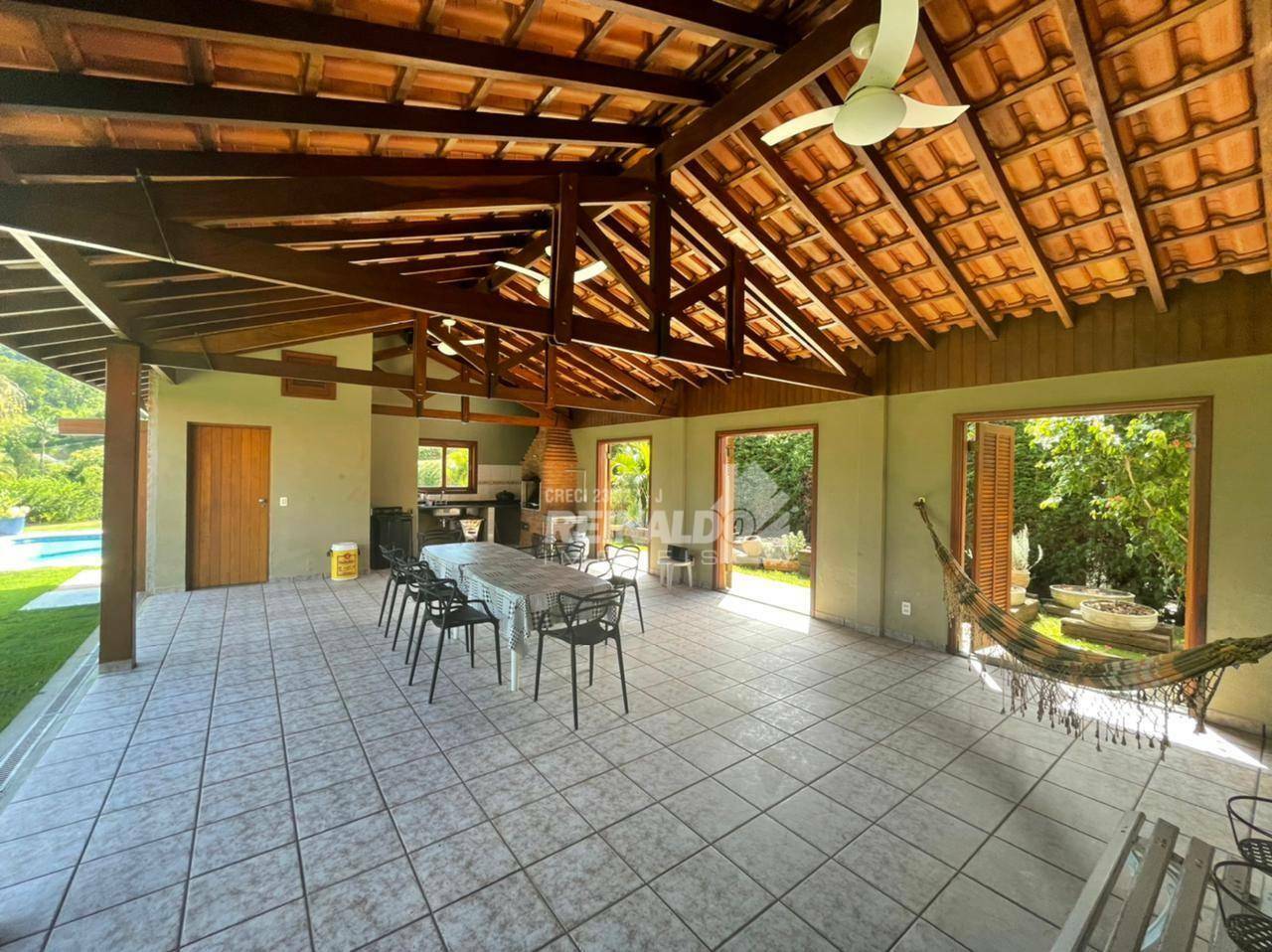 Casa de Condomínio à venda com 5 quartos, 330m² - Foto 29