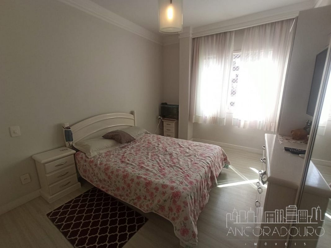 Apartamento à venda com 3 quartos, 130m² - Foto 17