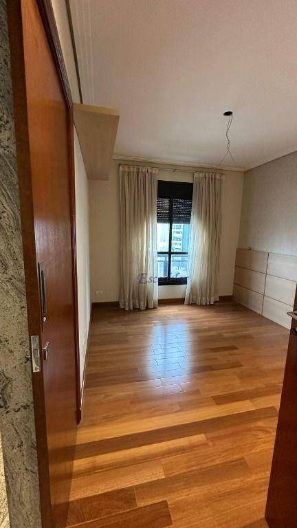 Apartamento à venda com 3 quartos, 263m² - Foto 28