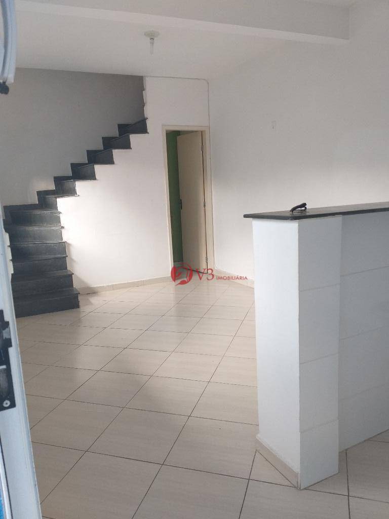 Sobrado à venda com 2 quartos, 300m² - Foto 3