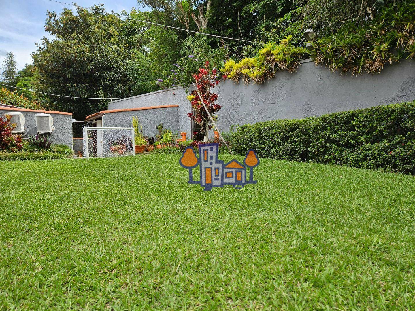 Casa à venda com 4 quartos, 300m² - Foto 55