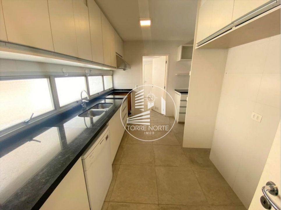 Apartamento para alugar com 3 quartos, 215m² - Foto 8