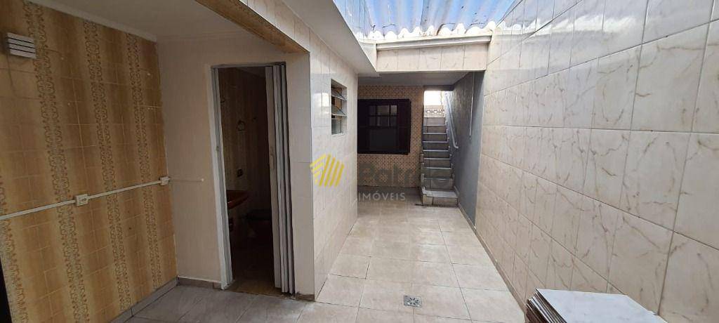 Sobrado para alugar com 2 quartos, 150m² - Foto 6