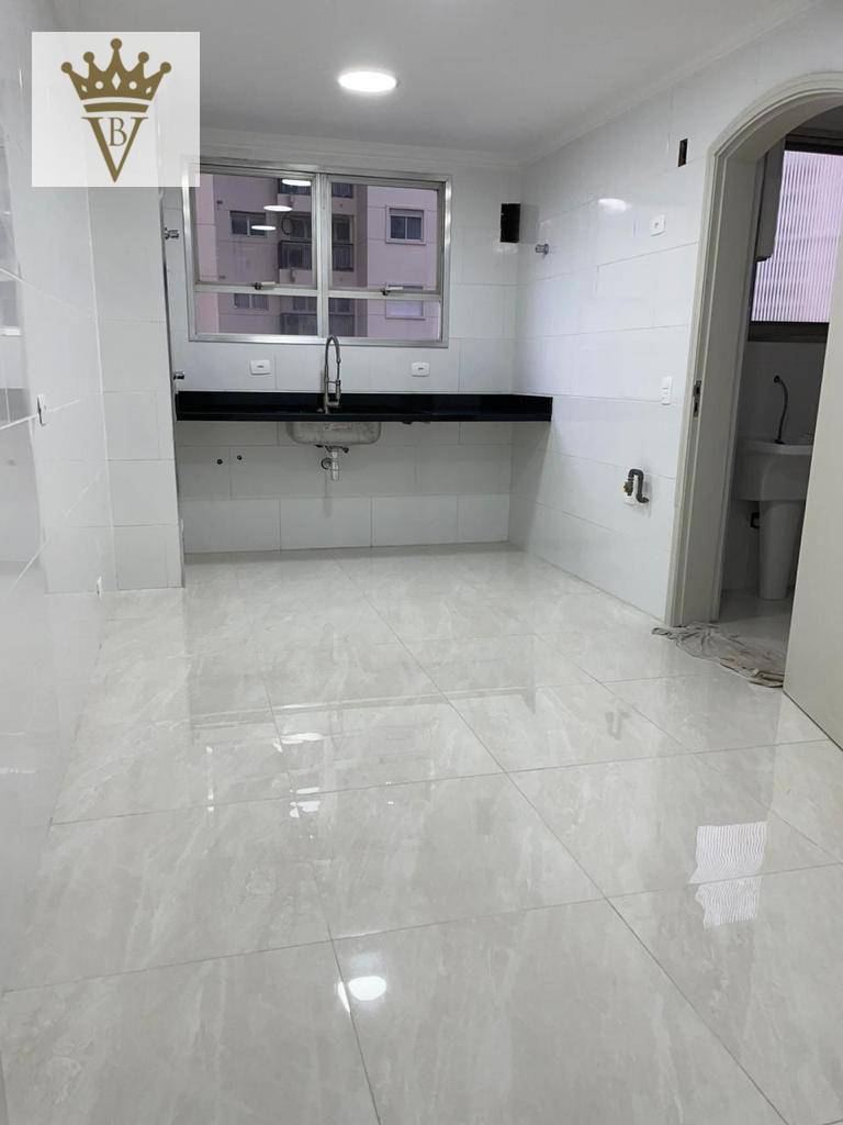 Apartamento à venda com 3 quartos, 135m² - Foto 8