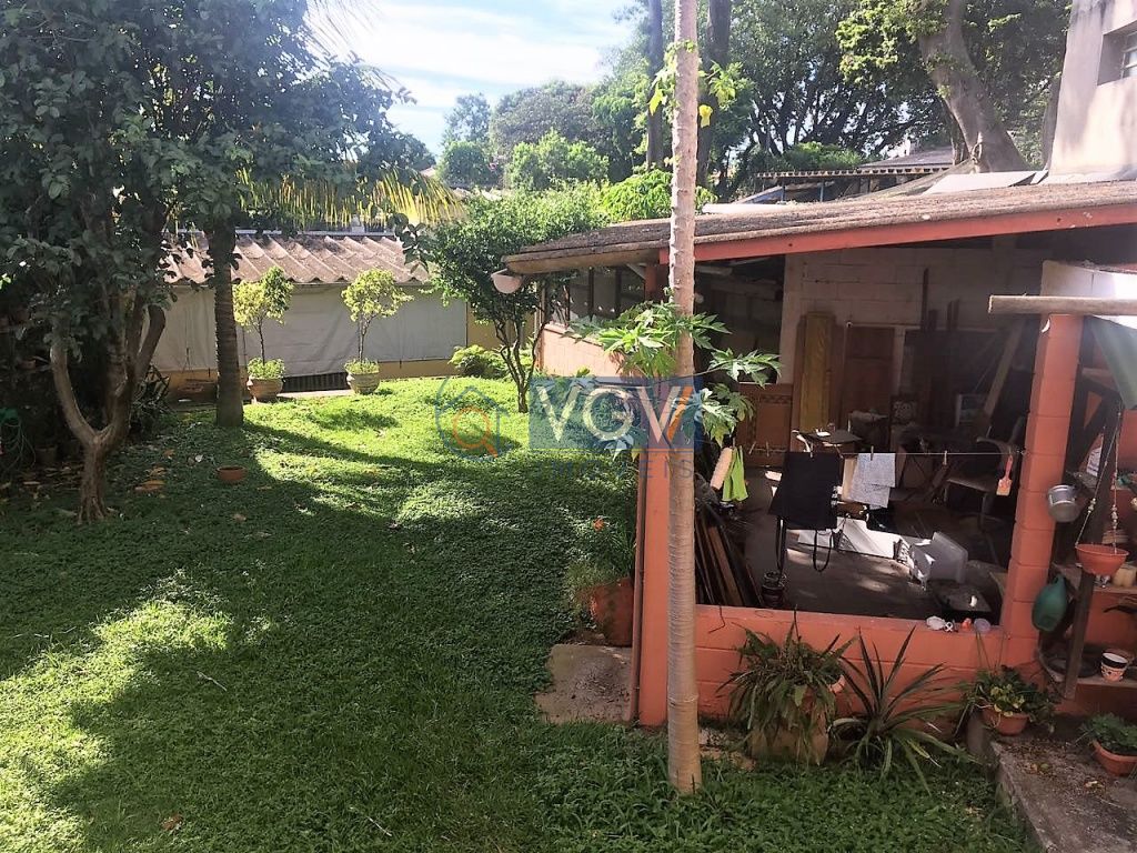 Casa à venda e aluguel com 5 quartos, 300m² - Foto 9