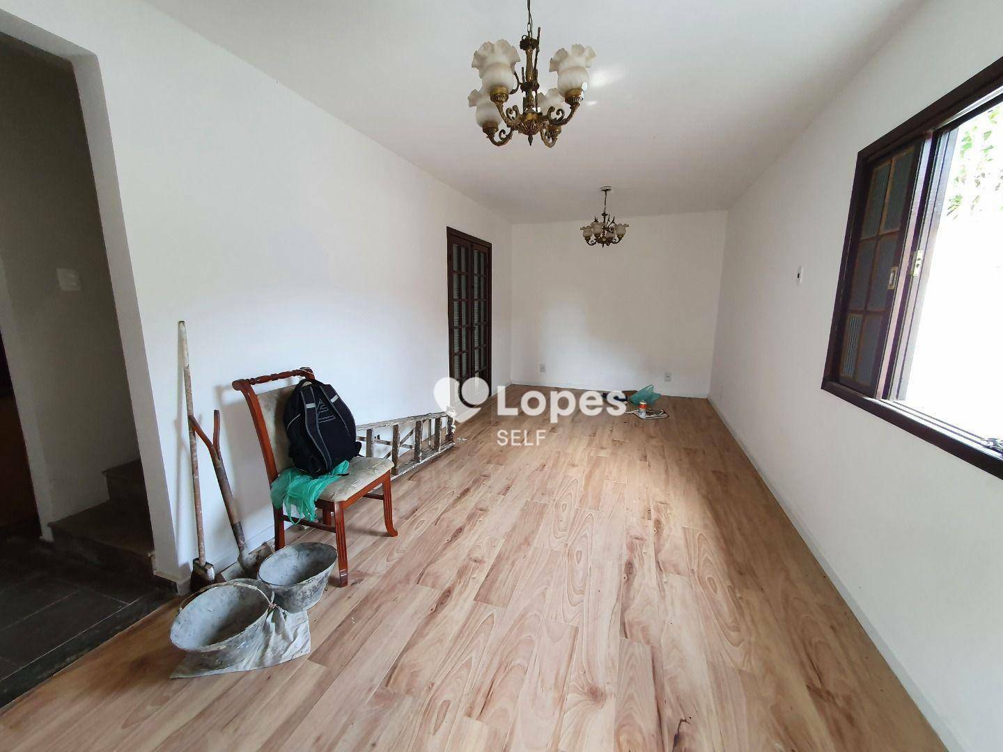 Casa à venda com 4 quartos, 200m² - Foto 15