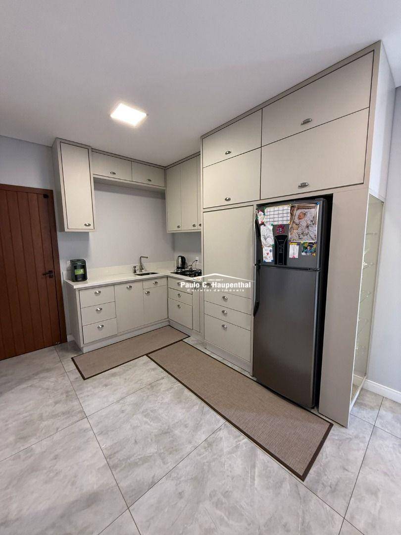 Casa à venda com 3 quartos, 166m² - Foto 4
