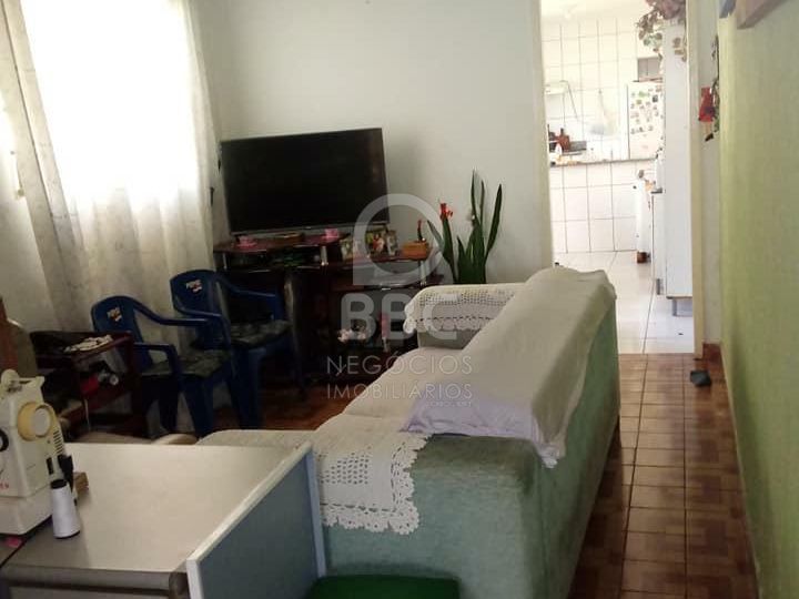 Casa à venda com 2 quartos, 108m² - Foto 2