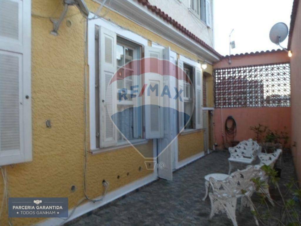 Casa à venda com 3 quartos, 214m² - Foto 9