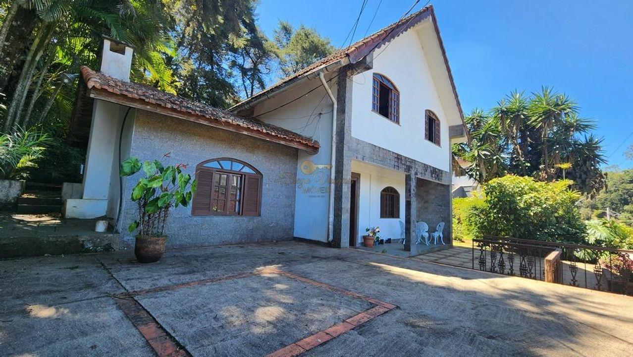 Casa à venda com 5 quartos, 190m² - Foto 1