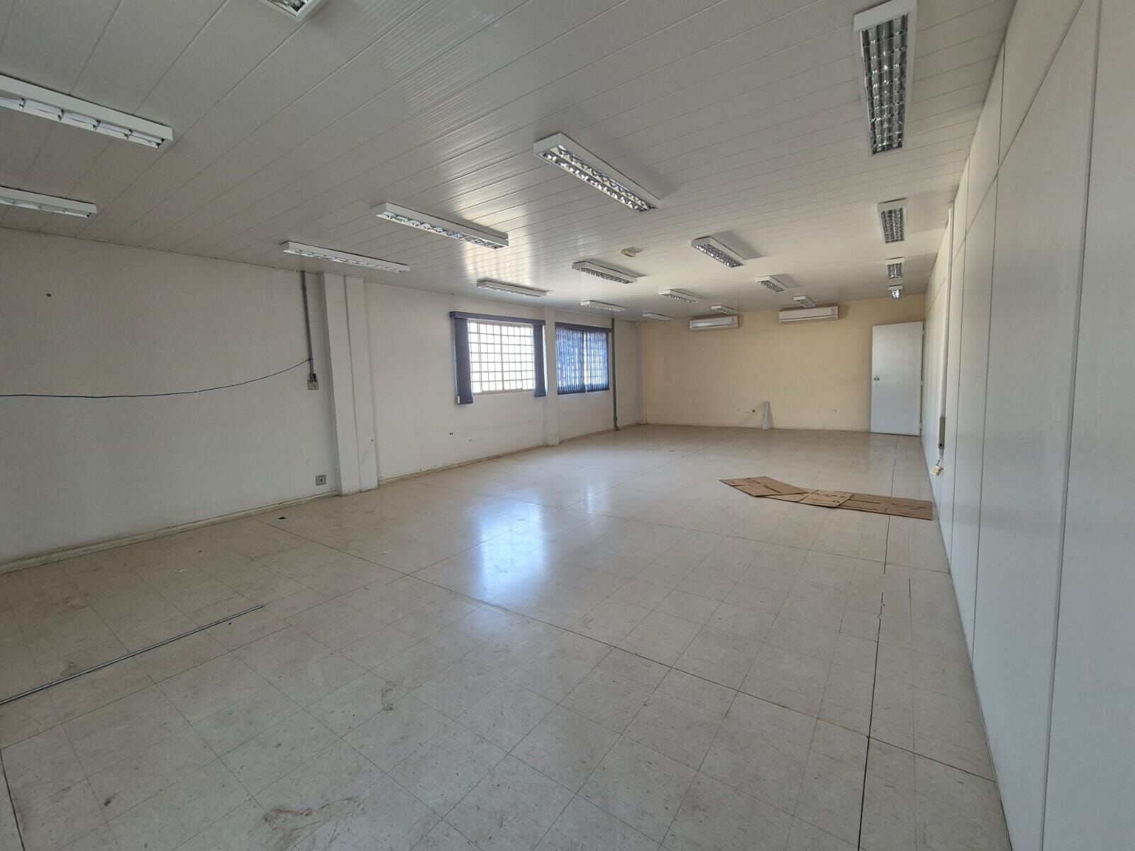 Depósito-Galpão-Armazém para alugar, 1600m² - Foto 11