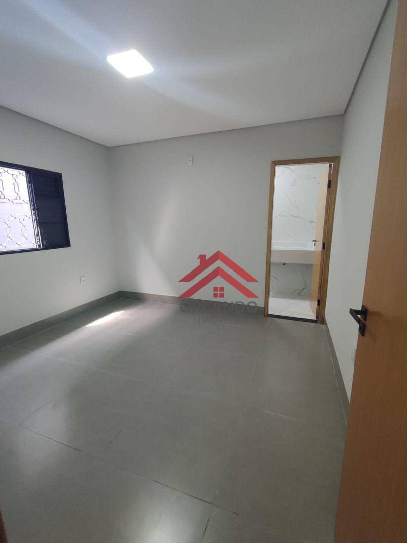 Casa à venda com 3 quartos, 108m² - Foto 4