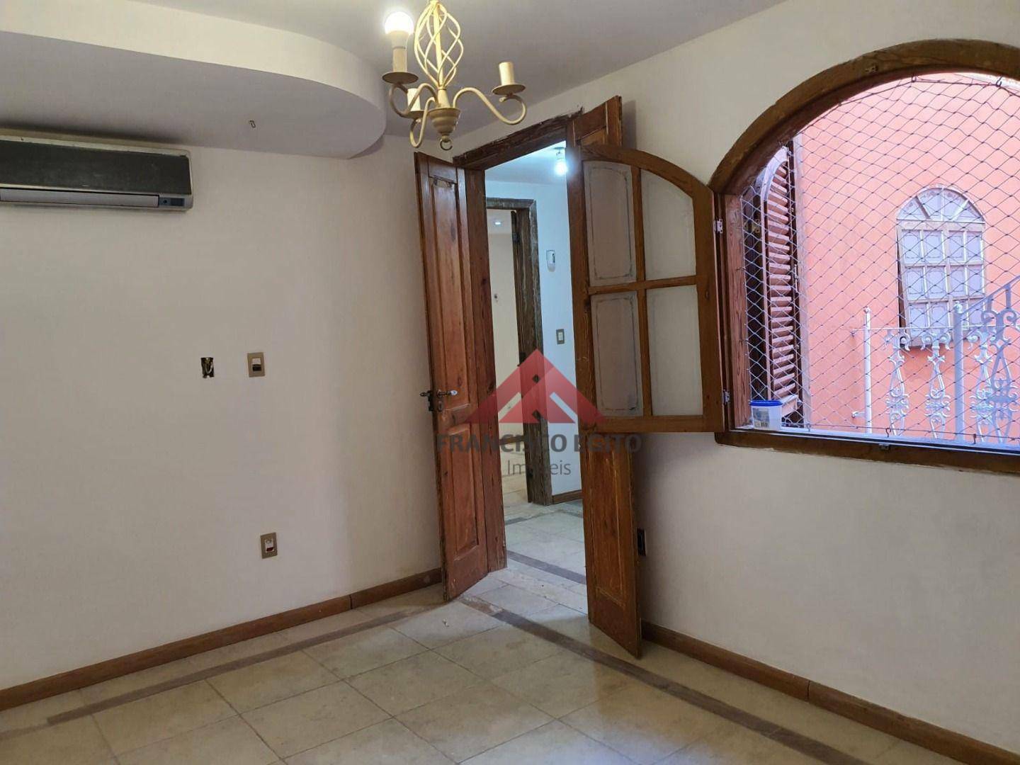 Casa à venda com 4 quartos, 240m² - Foto 18