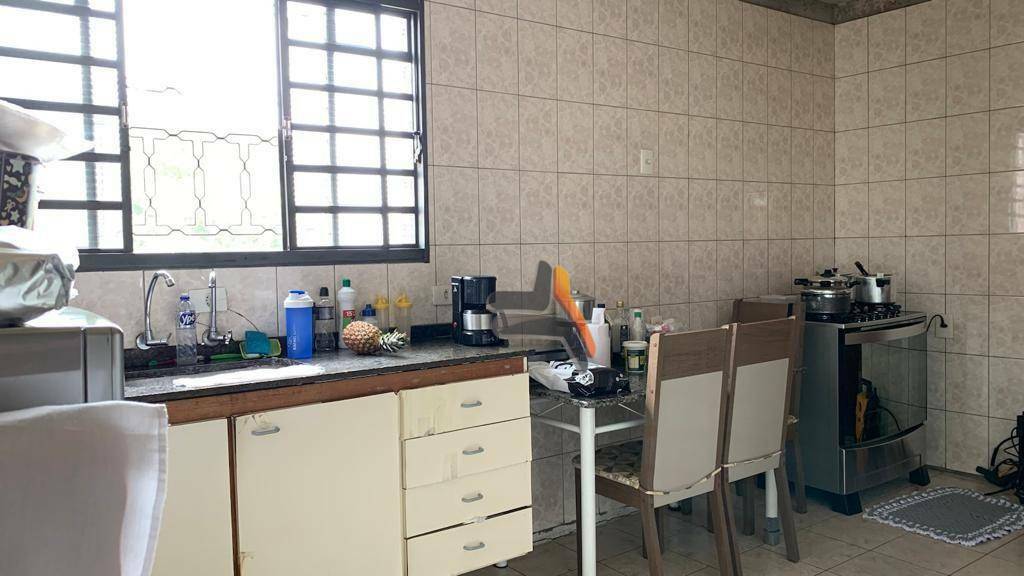 Casa à venda com 3 quartos, 197m² - Foto 13