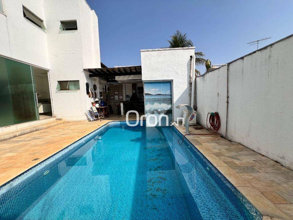 Sobrado à venda com 3 quartos, 324m² - Foto 2