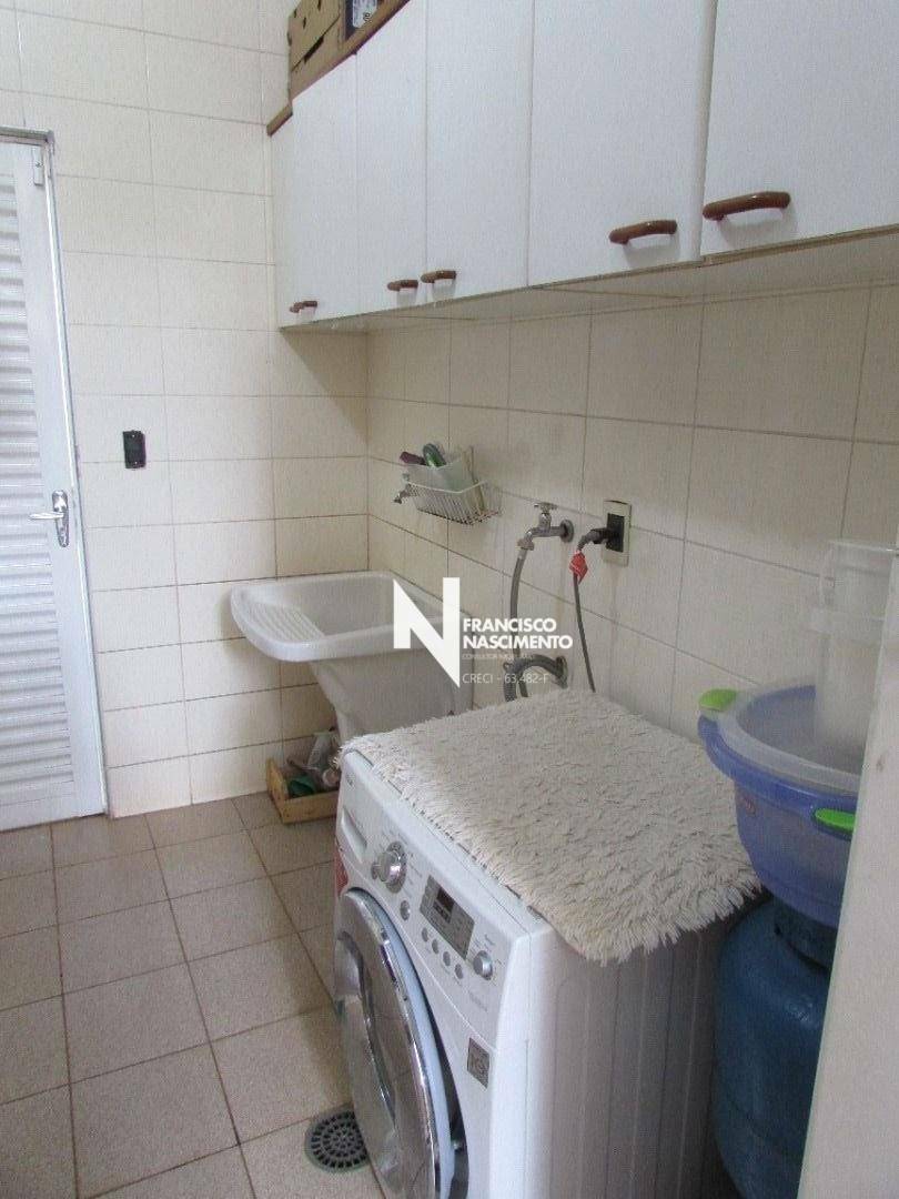 Sobrado à venda com 4 quartos, 335m² - Foto 29