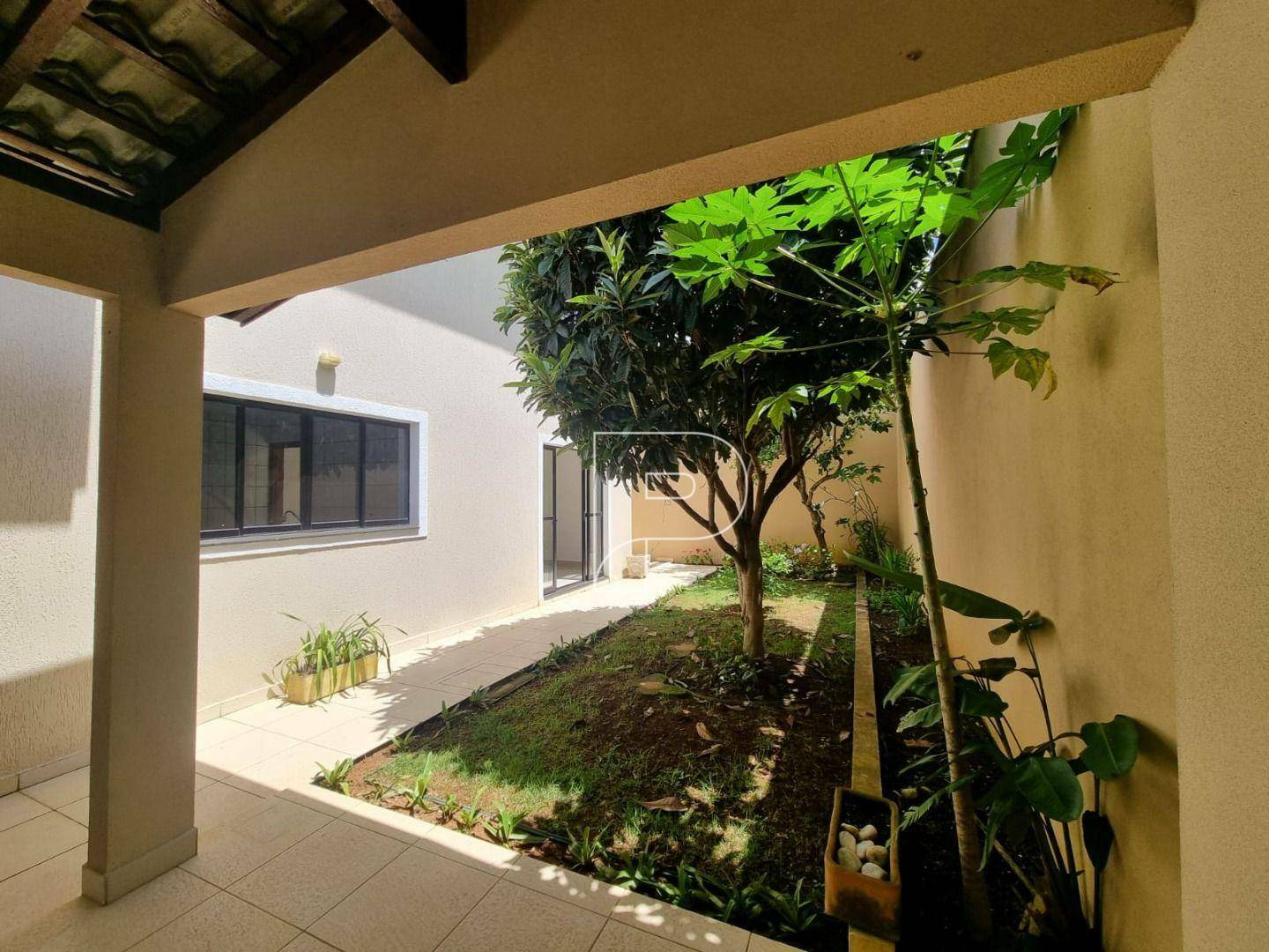 Casa para alugar com 4 quartos, 329m² - Foto 49