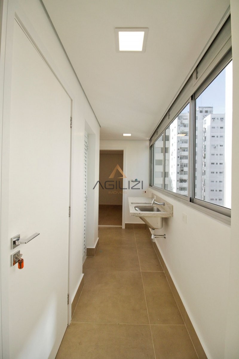 Apartamento à venda com 3 quartos, 198m² - Foto 11