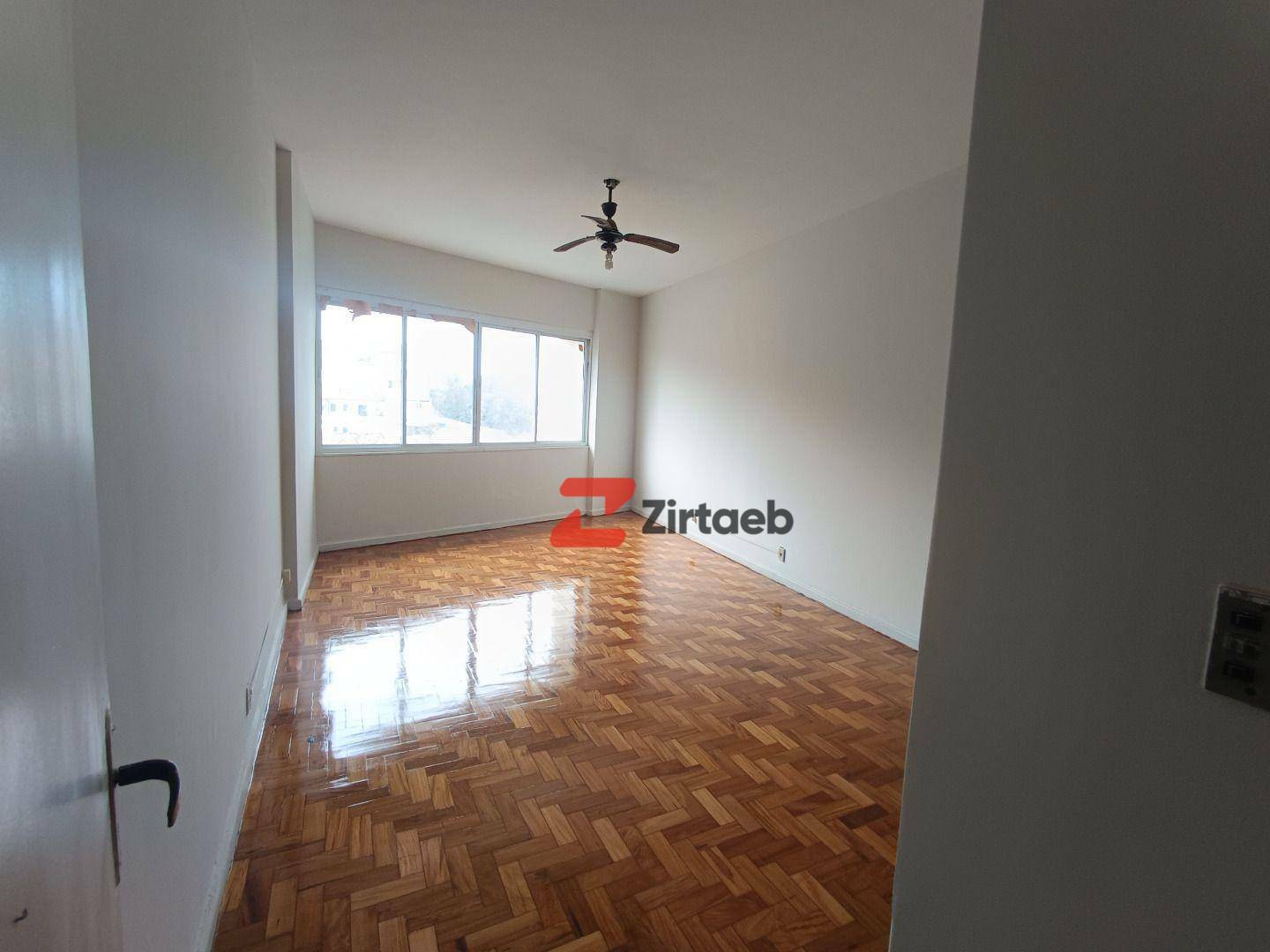 Apartamento para alugar com 2 quartos, 120m² - Foto 9