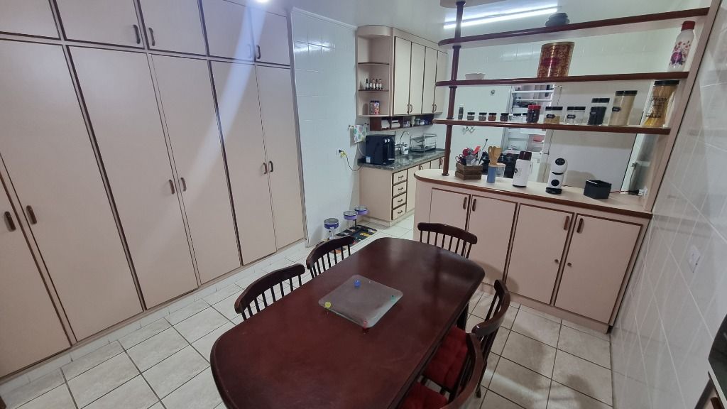 Apartamento à venda com 3 quartos, 140m² - Foto 29