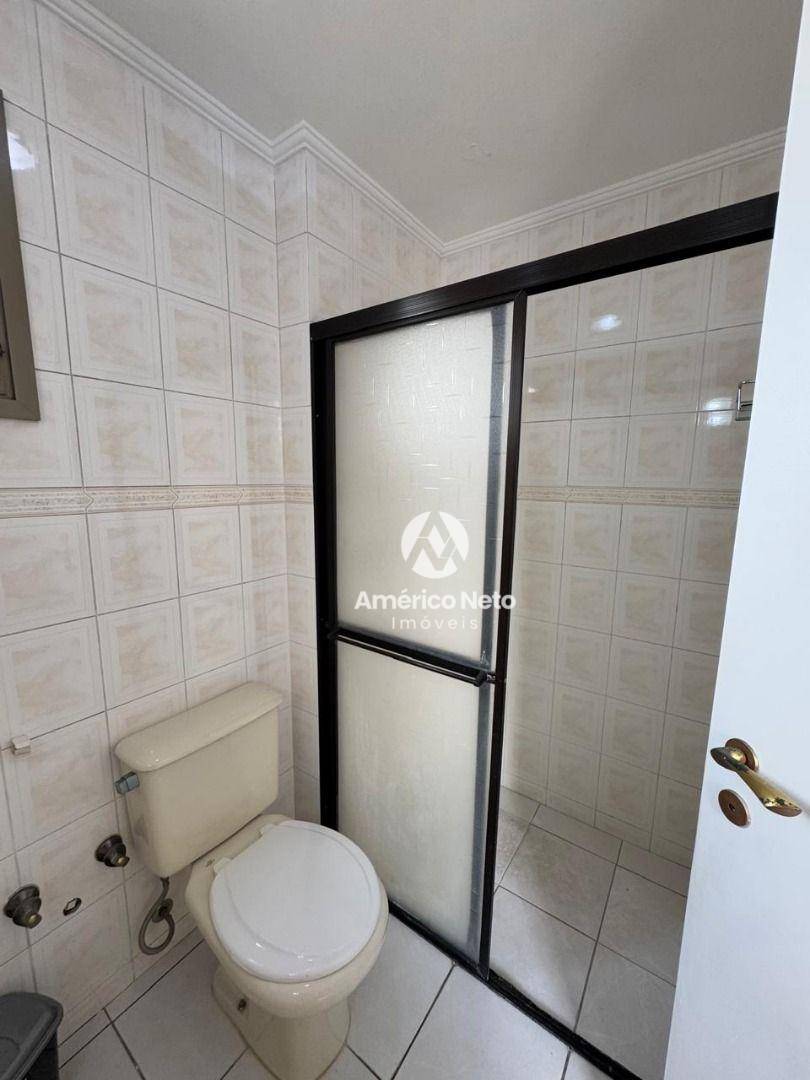 Apartamento para alugar com 3 quartos, 105m² - Foto 12