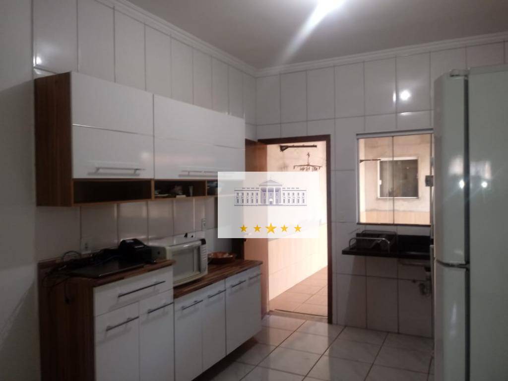 Casa à venda com 2 quartos, 160m² - Foto 14