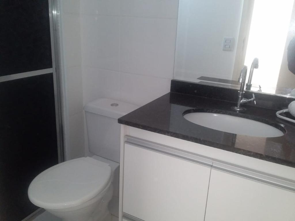 Apartamento para alugar com 2 quartos, 68m² - Foto 11