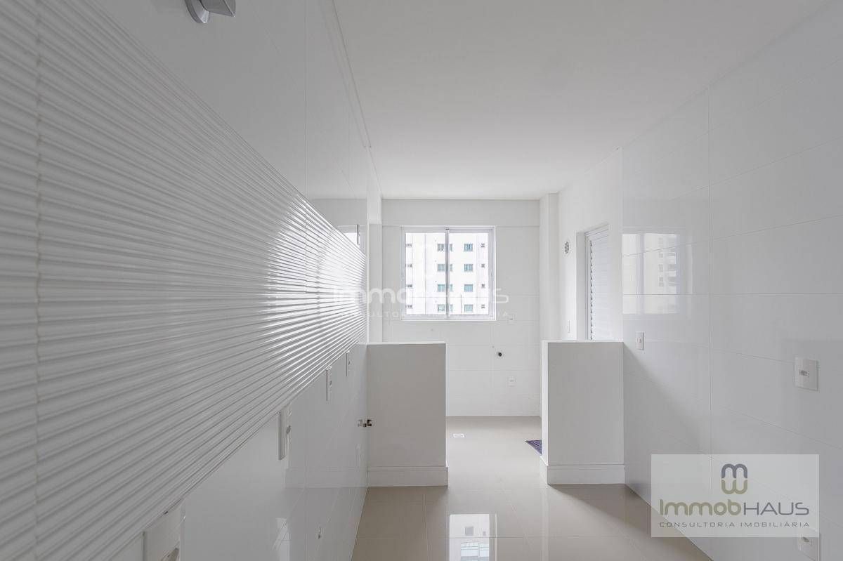 Apartamento à venda com 3 quartos, 122m² - Foto 11