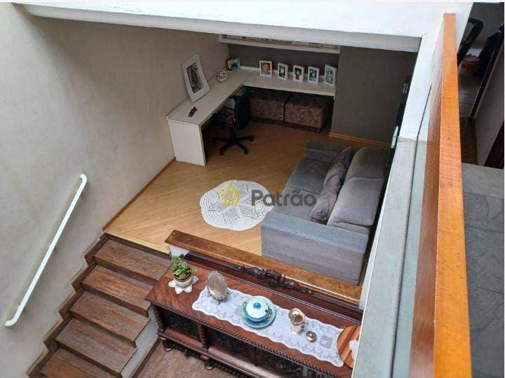 Casa à venda com 4 quartos, 250m² - Foto 2