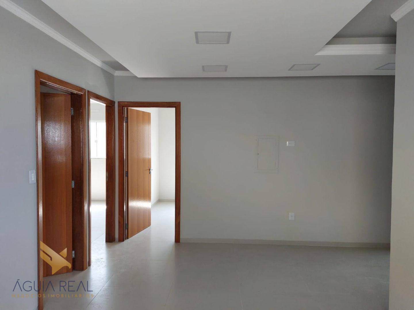 Casa à venda com 3 quartos, 230m² - Foto 4