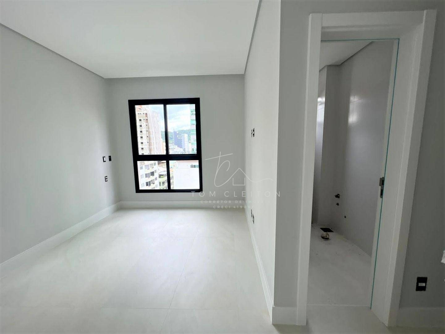 Apartamento à venda com 4 quartos, 154m² - Foto 9