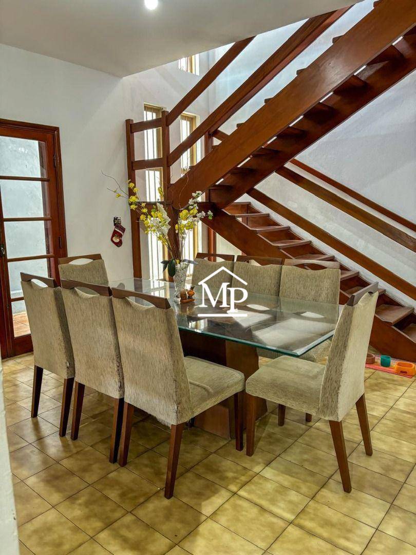 Casa, 3 quartos, 214 m² - Foto 1