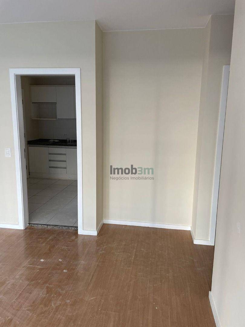 Apartamento à venda e aluguel com 3 quartos, 99m² - Foto 4