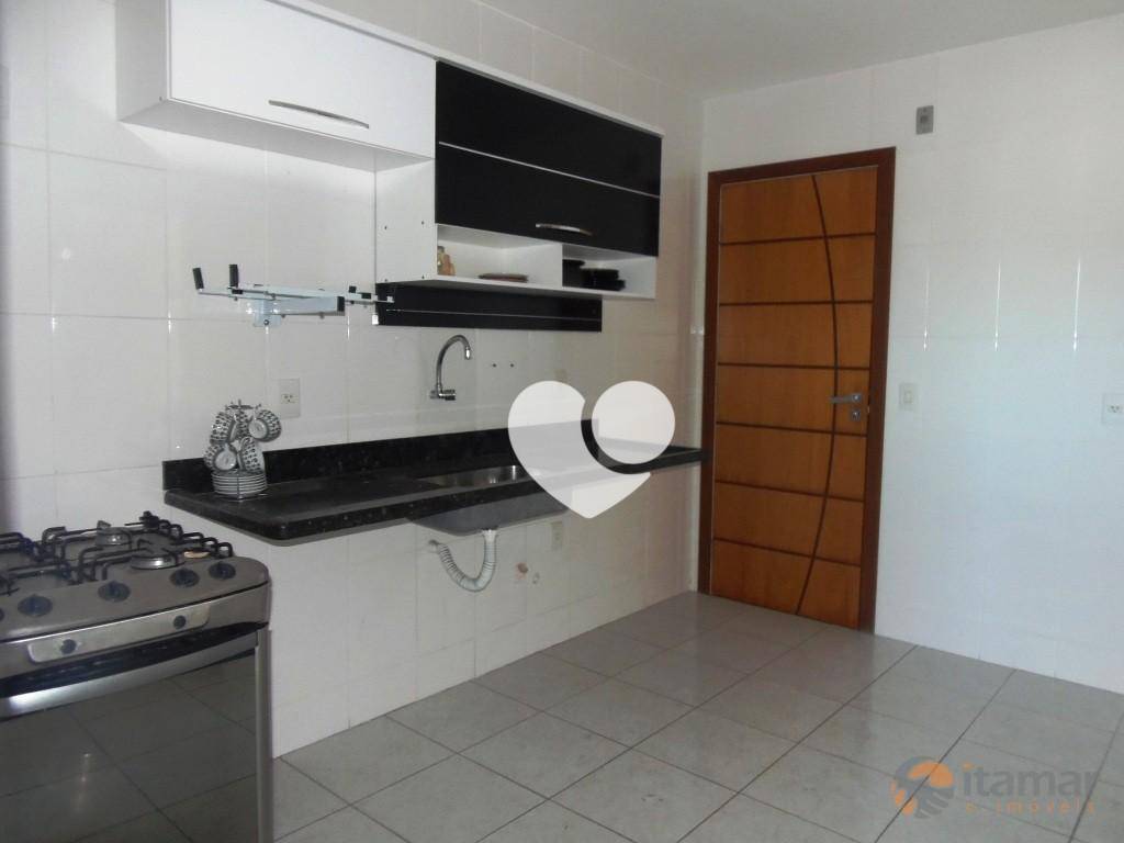 Apartamento à venda com 3 quartos, 110m² - Foto 2