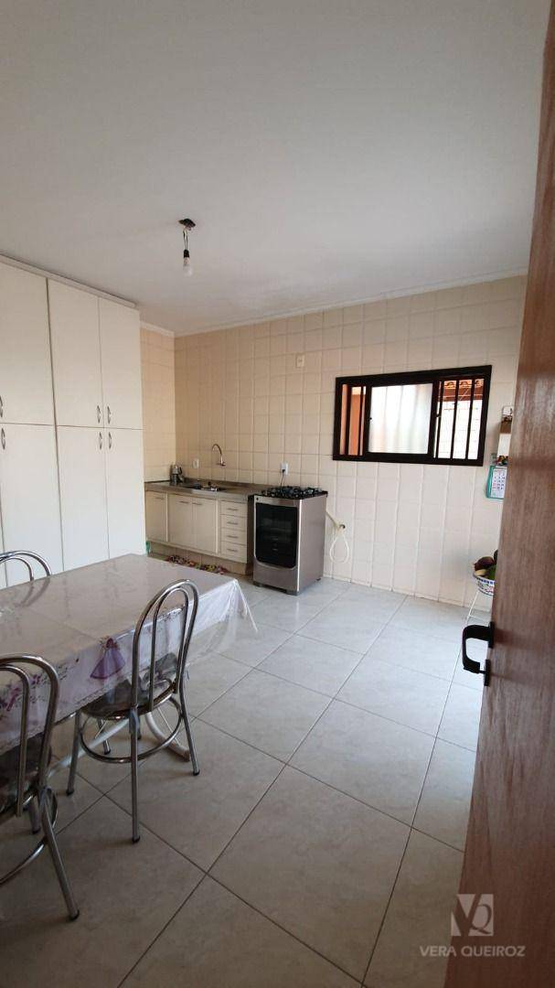 Casa à venda com 3 quartos, 225m² - Foto 19