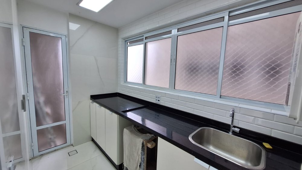 Apartamento à venda com 3 quartos, 1m² - Foto 25