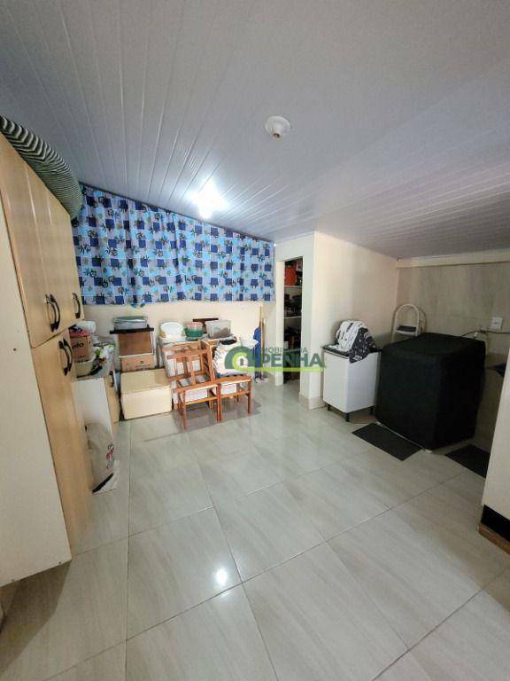 Casa à venda com 5 quartos, 130m² - Foto 27